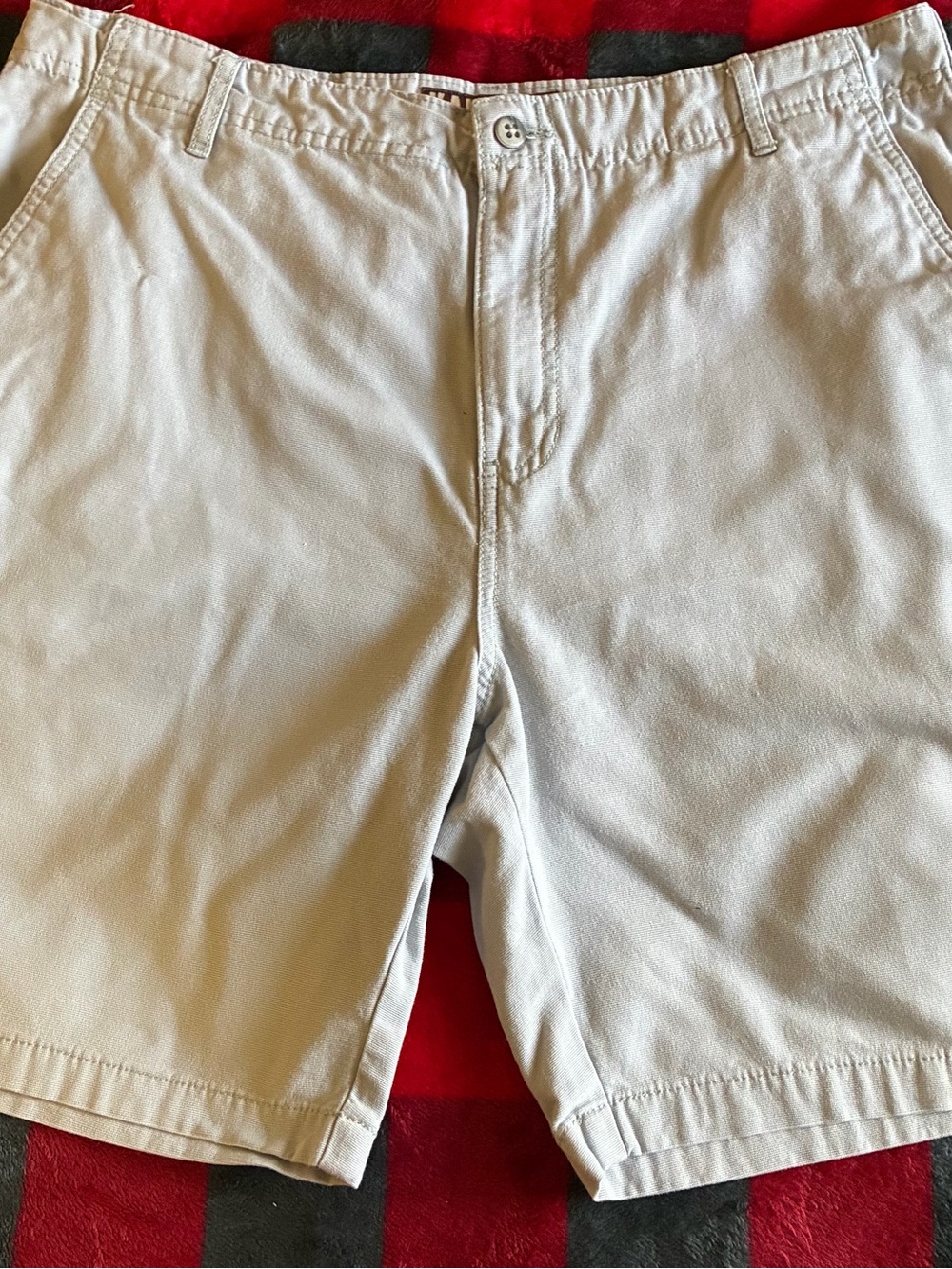 Men's Flat-Front Khaki Shorts - Classic Casual Staple